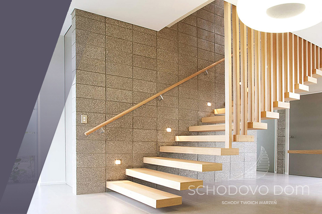 Schody samonośne jesionowe – trwałe i eleganckie rozwiązanie