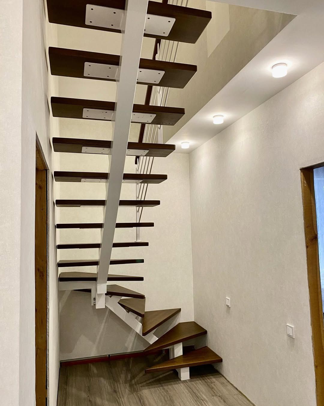 Schody dywanowe – jednolita powierzchnia i elegancja