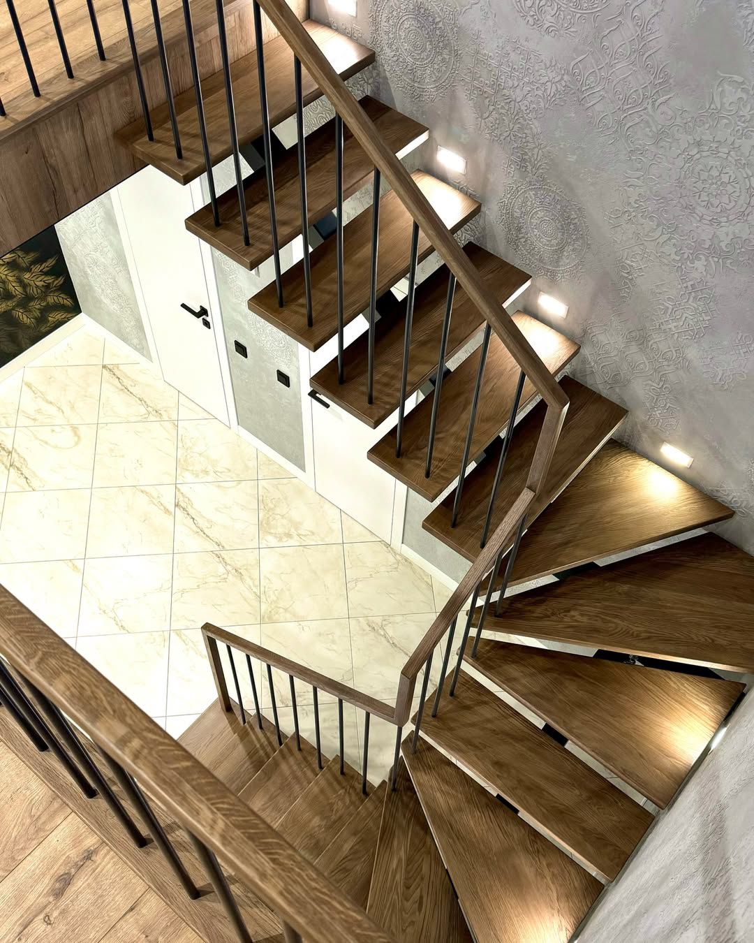 Schody dębowe na beton – luksusowe wykończenie wnętrza